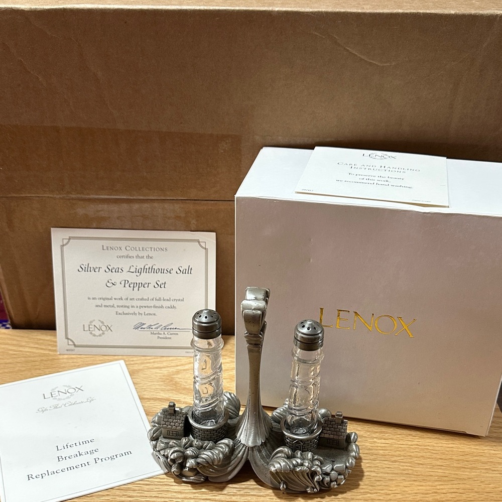 Lenox Silver Lighthouse Salt and Pepper Shakers With Box - Picture 1 of 3